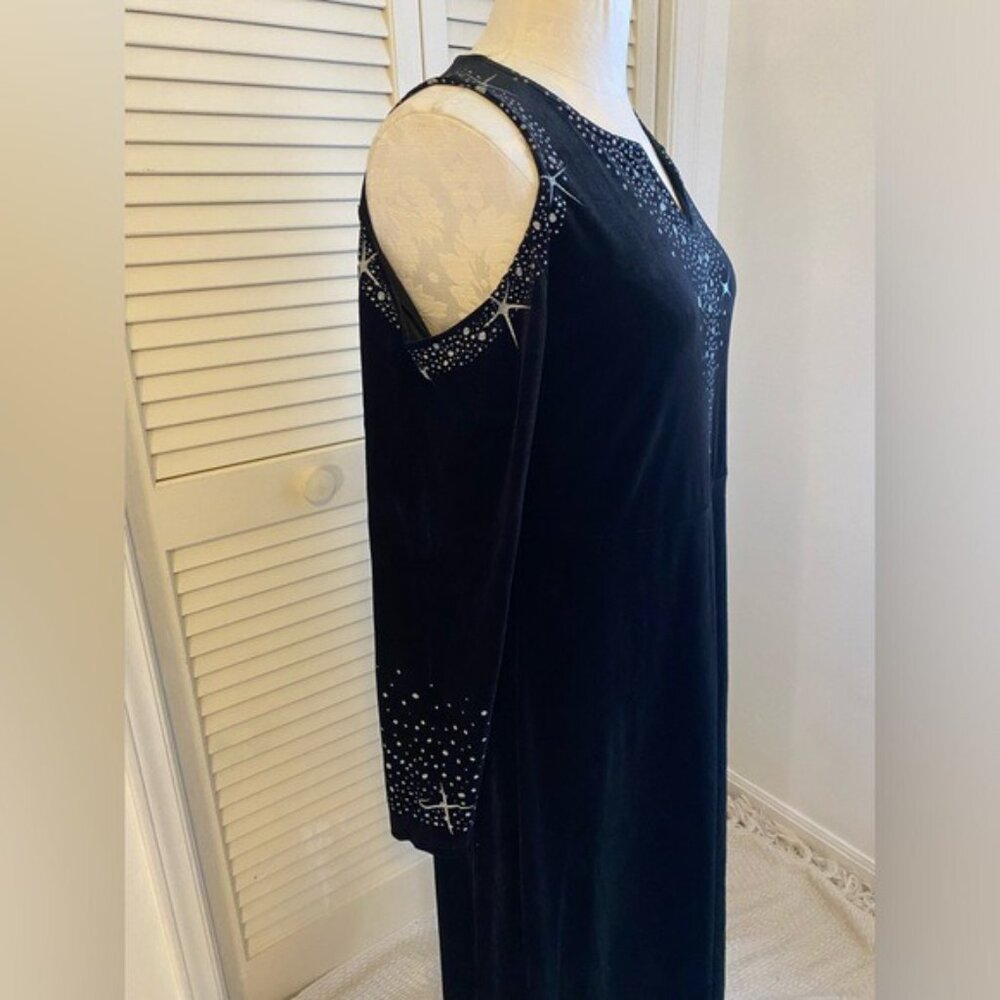 NWT Black Velour Cold Shoulder Maxi Dress With Star Embellishments Size XL - Picture 3 of 9